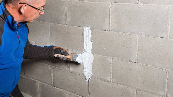 4. Painting over cracks up to 8 mm in width